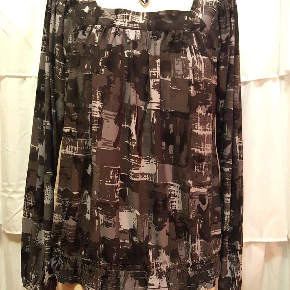 Daisy Fuentes Geometric Top